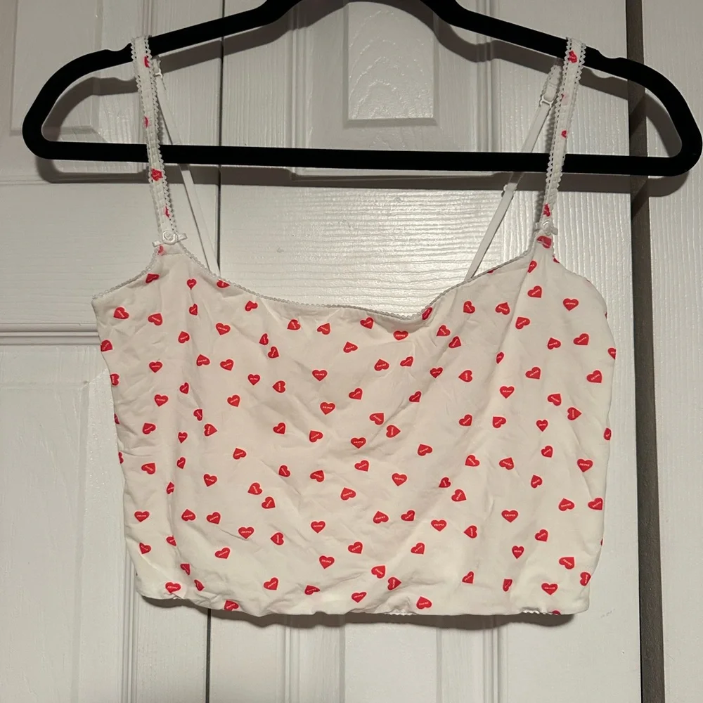 Skims NWT fits everybody cropped cami - ruby heart print Medium - Picture 5 of 7